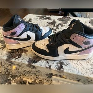 Youth 5.5 Nike Air Jordan’s